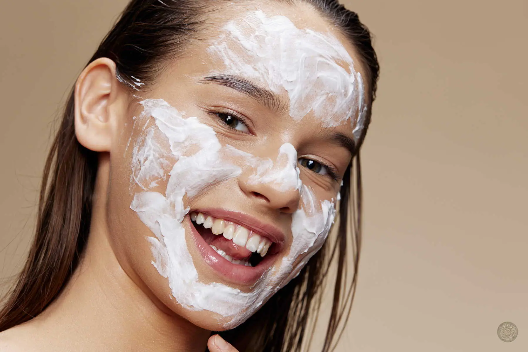 Συστάσεις για αποτελεσματικό καθαρισμό προσώπου με ακμή